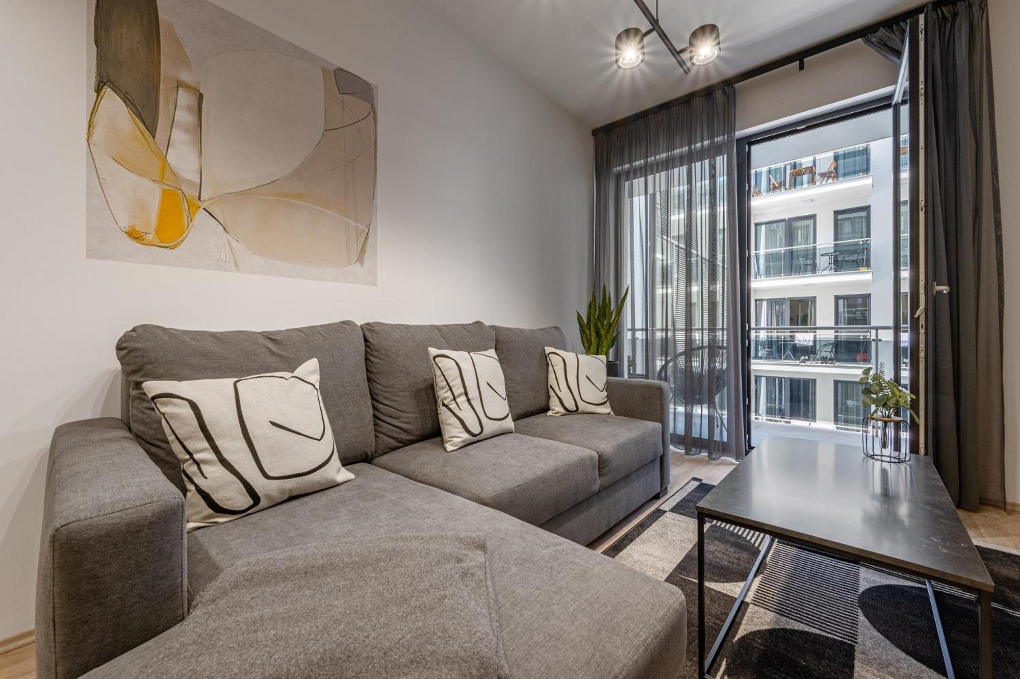 Condo With Balcony @ Downtown Будапеща Екстериор снимка