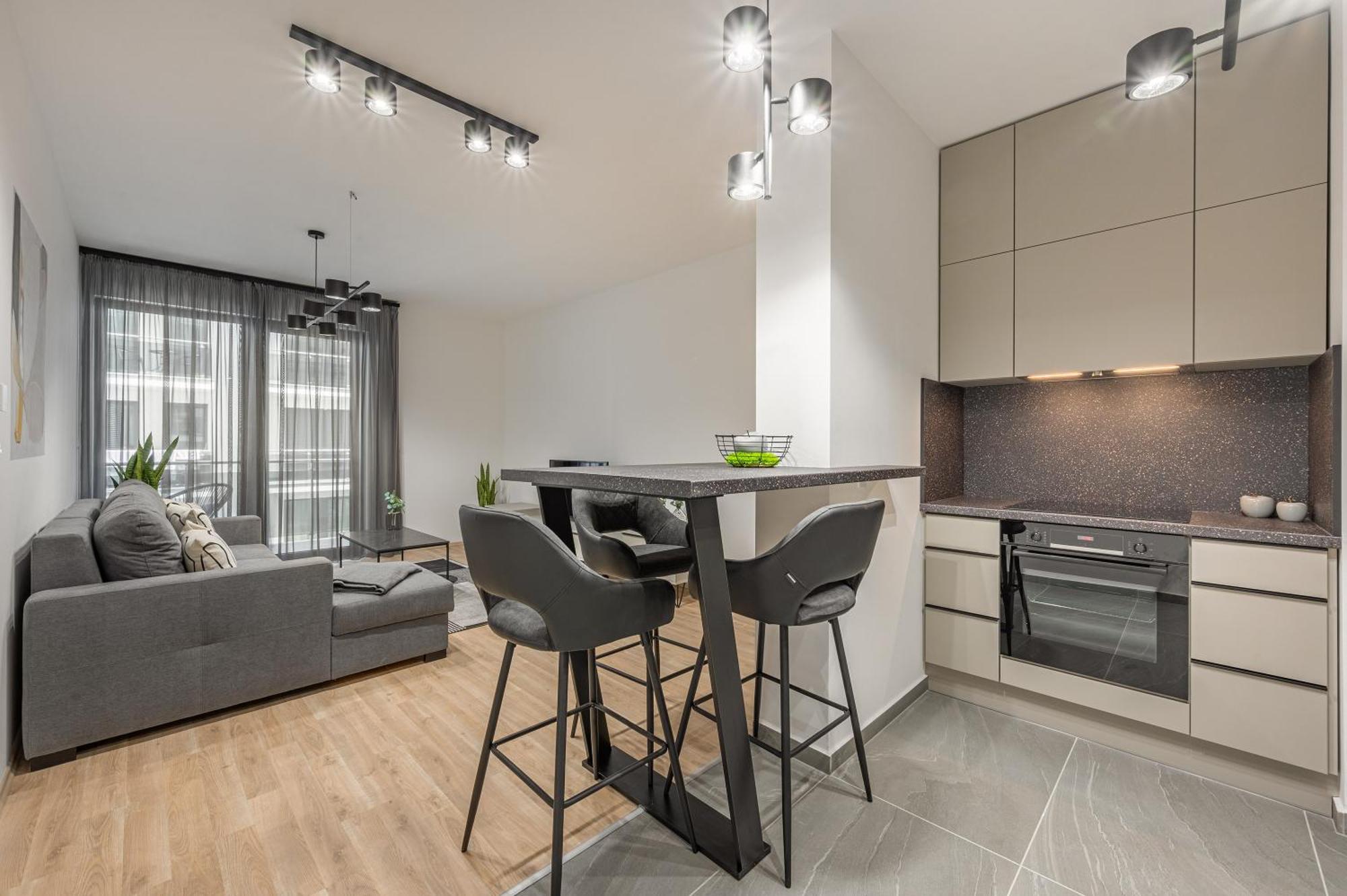 Condo With Balcony @ Downtown Будапеща Екстериор снимка